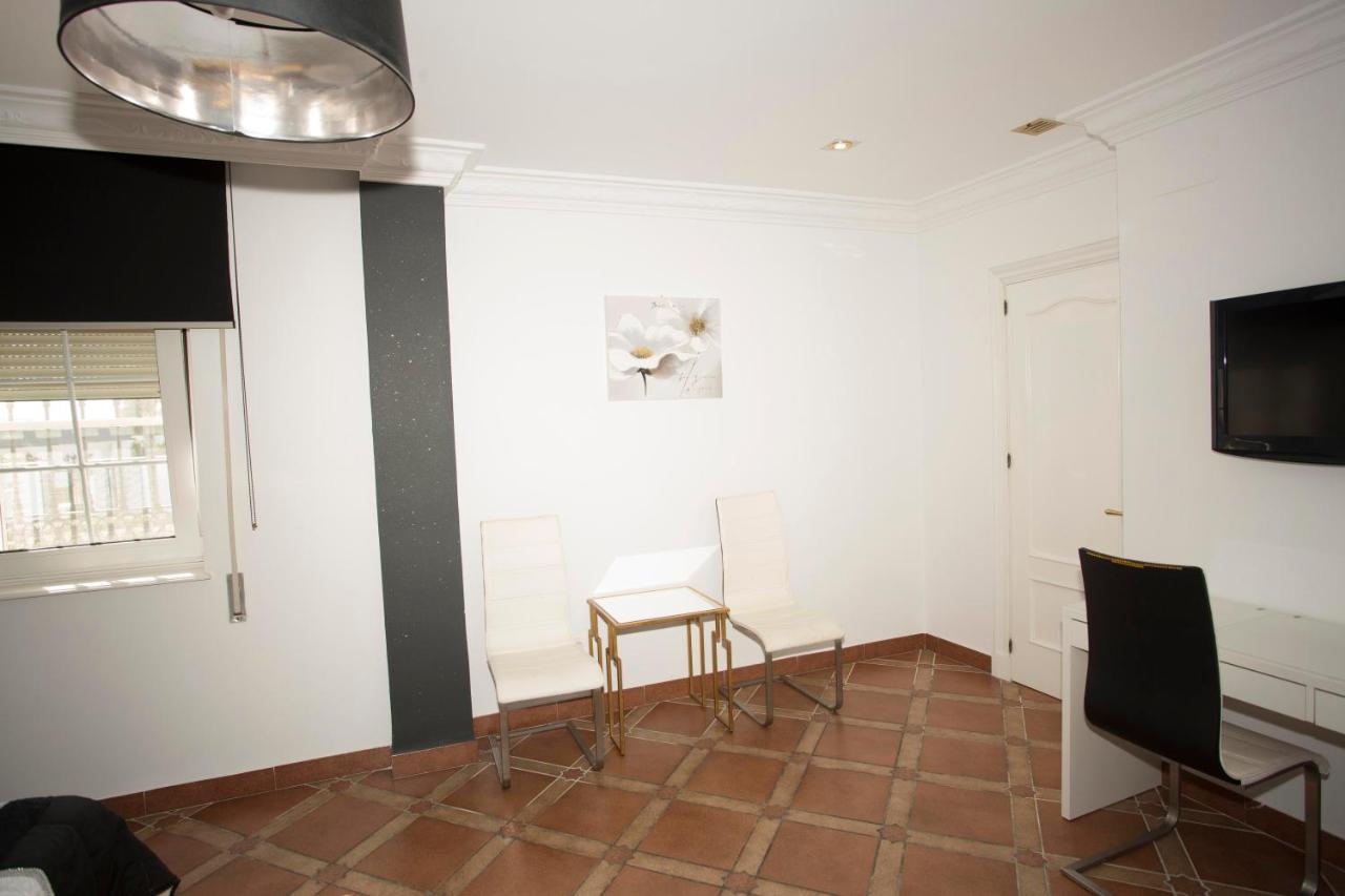Alojamiento El Chaparro Barbate Junto A La Venta El Loro Exterior foto